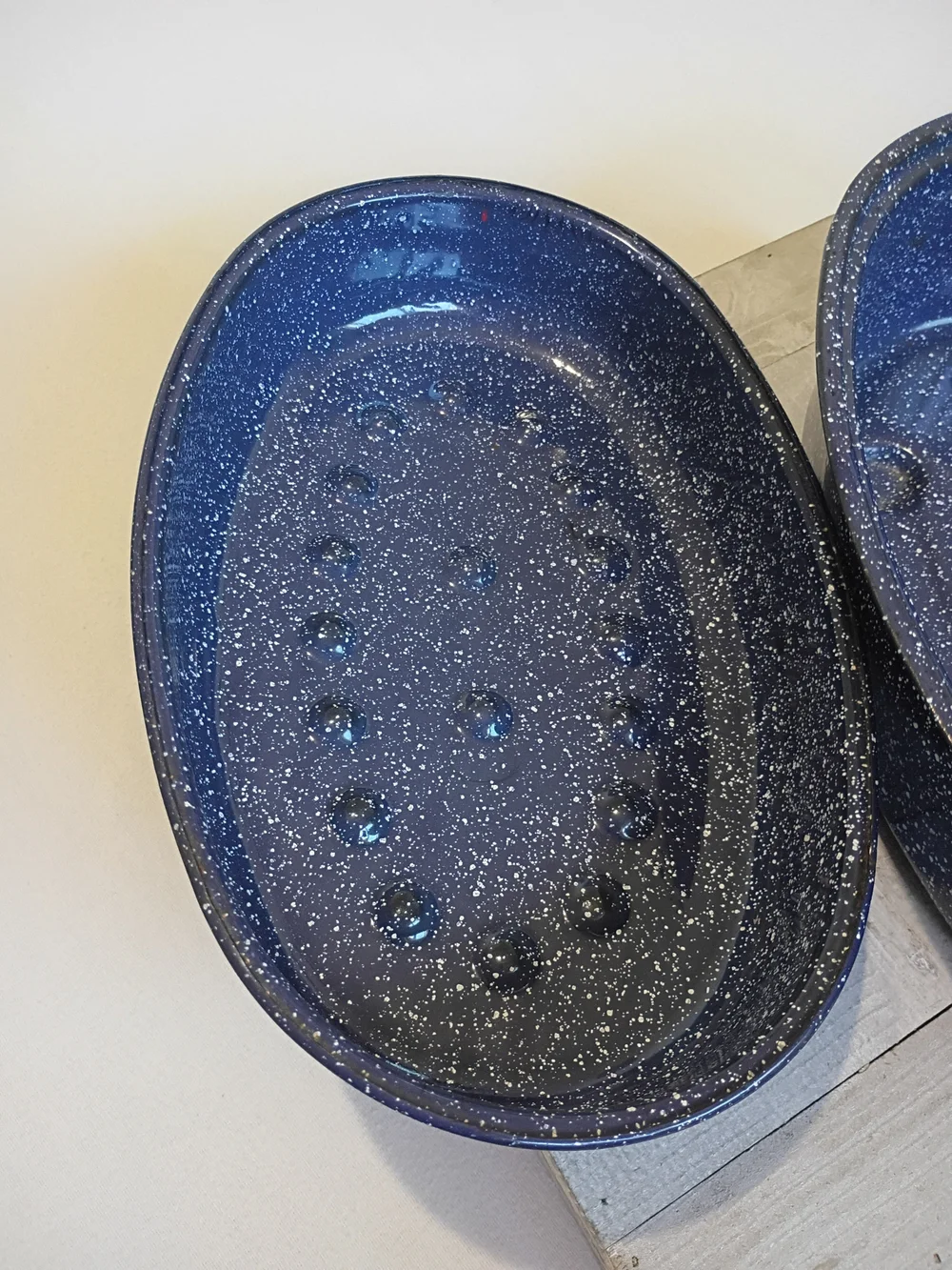 blue speckled enamelware metal oval roasting pan 10 inches